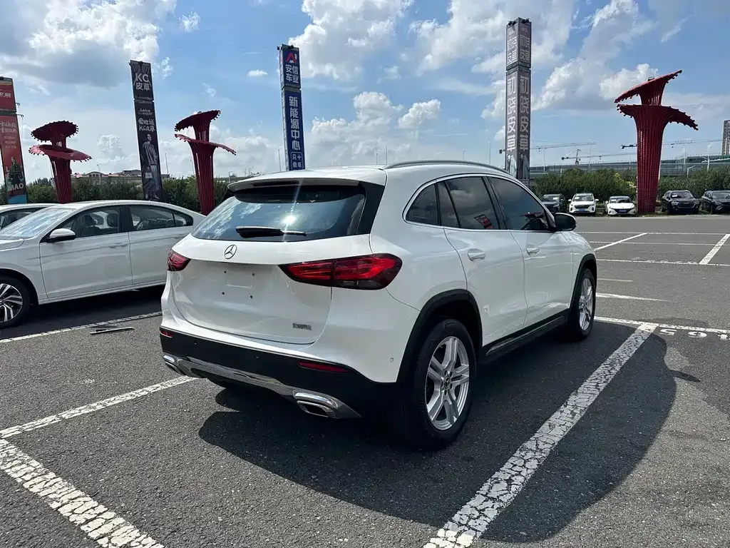 Mercedes-Benz GLA — фото 10