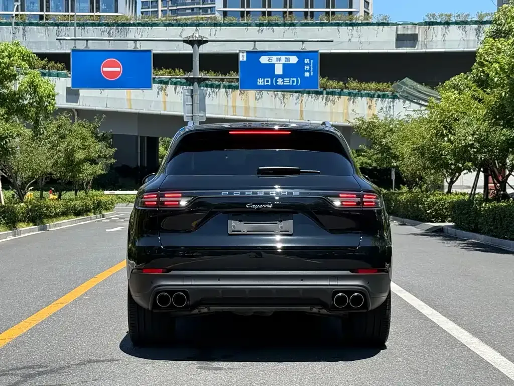 Porsche Cayenne — фото 7