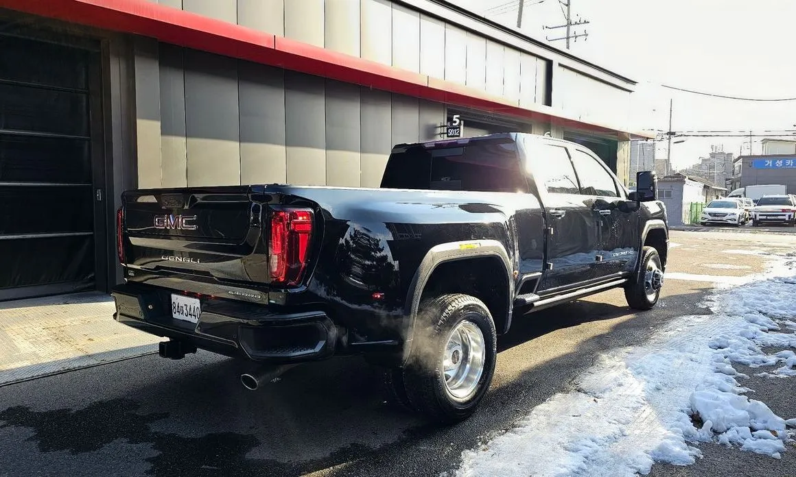 GMC Sierra — фото 9