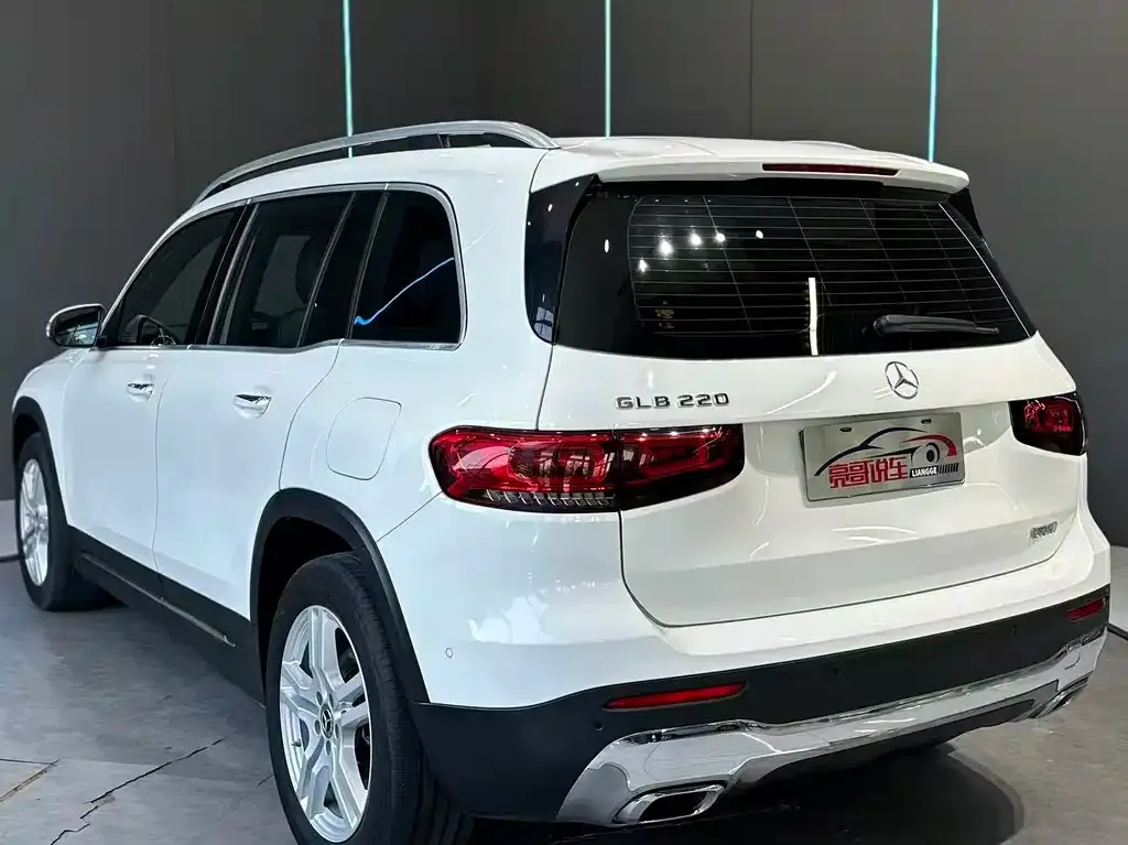Mercedes-Benz GLB — фото 10