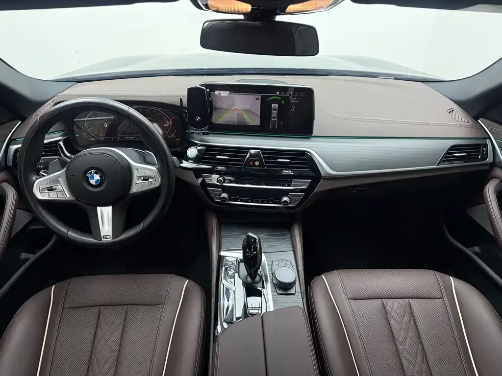 BMW 5 Series — фото 9