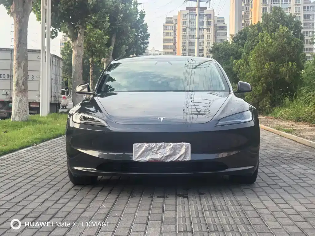 Tesla Model 3 — фото 2