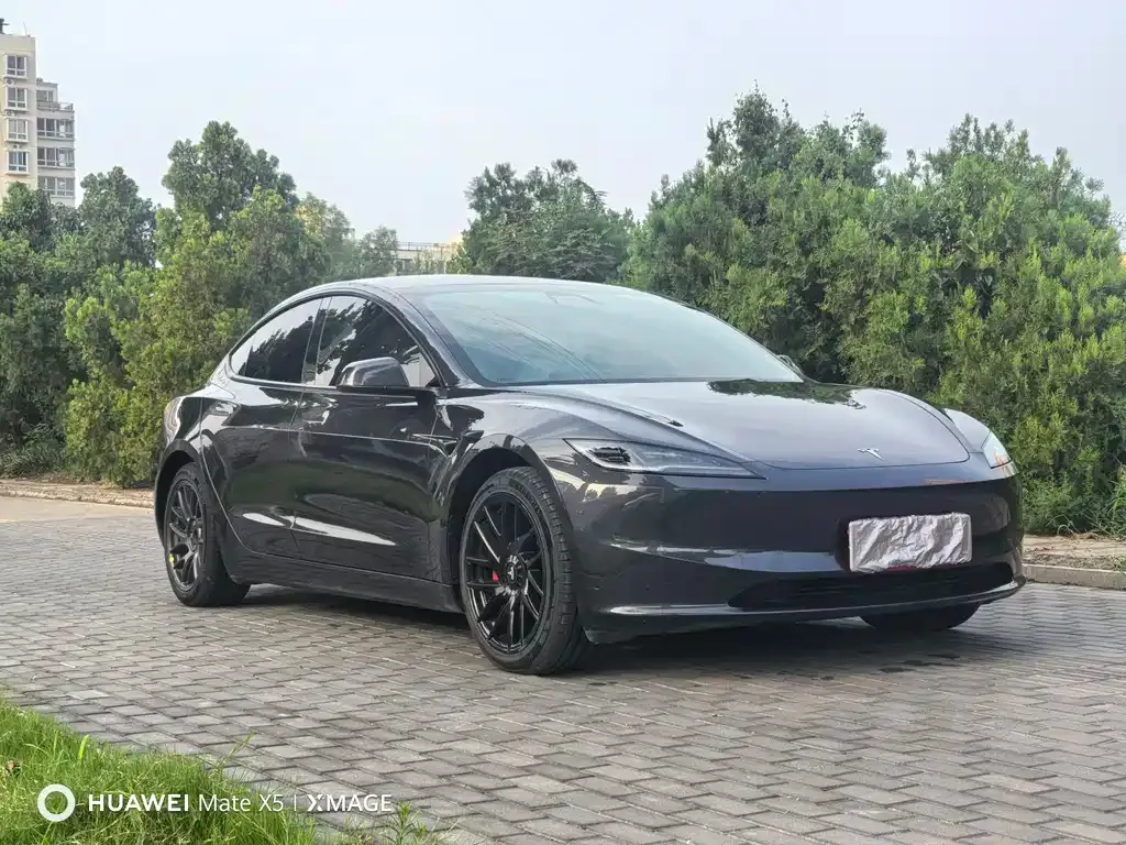 Tesla Model 3 — фото 7