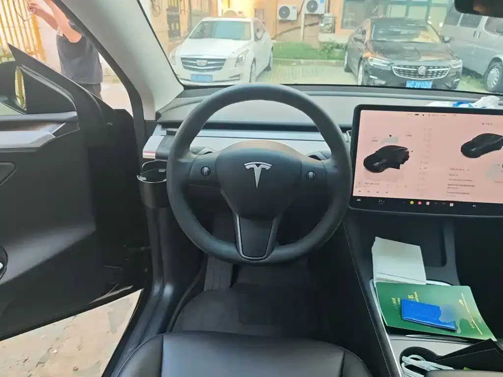 Tesla Model Y — фото 9