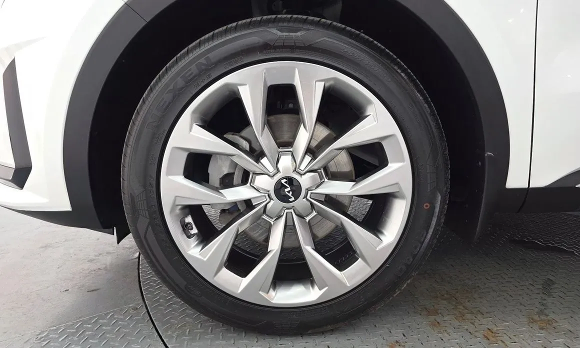 Kia Sorento — фото 10