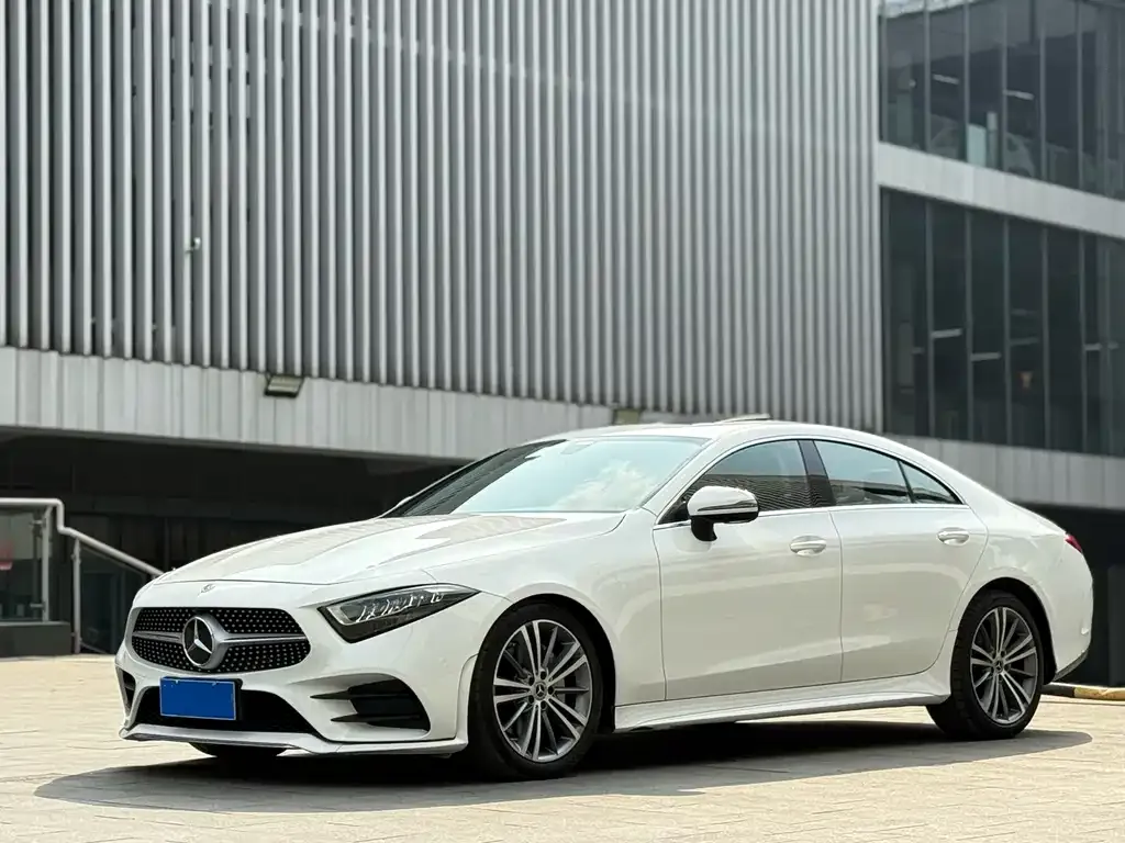 Mercedes-Benz CLS — фото 1