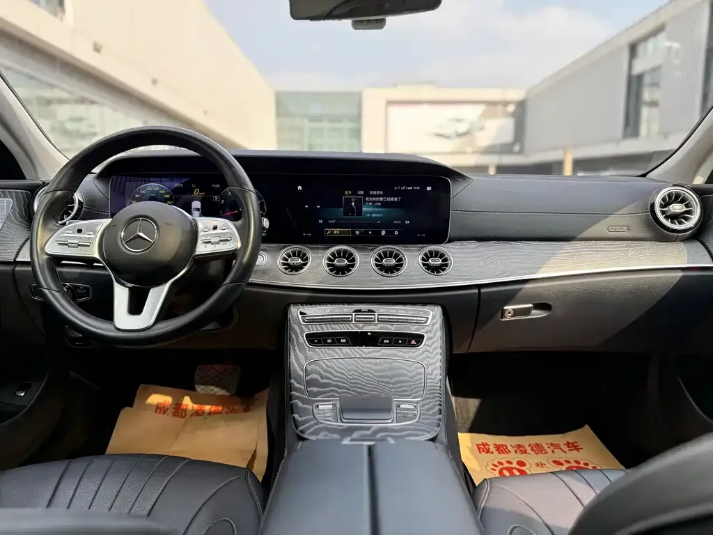 Mercedes-Benz CLS — фото 10