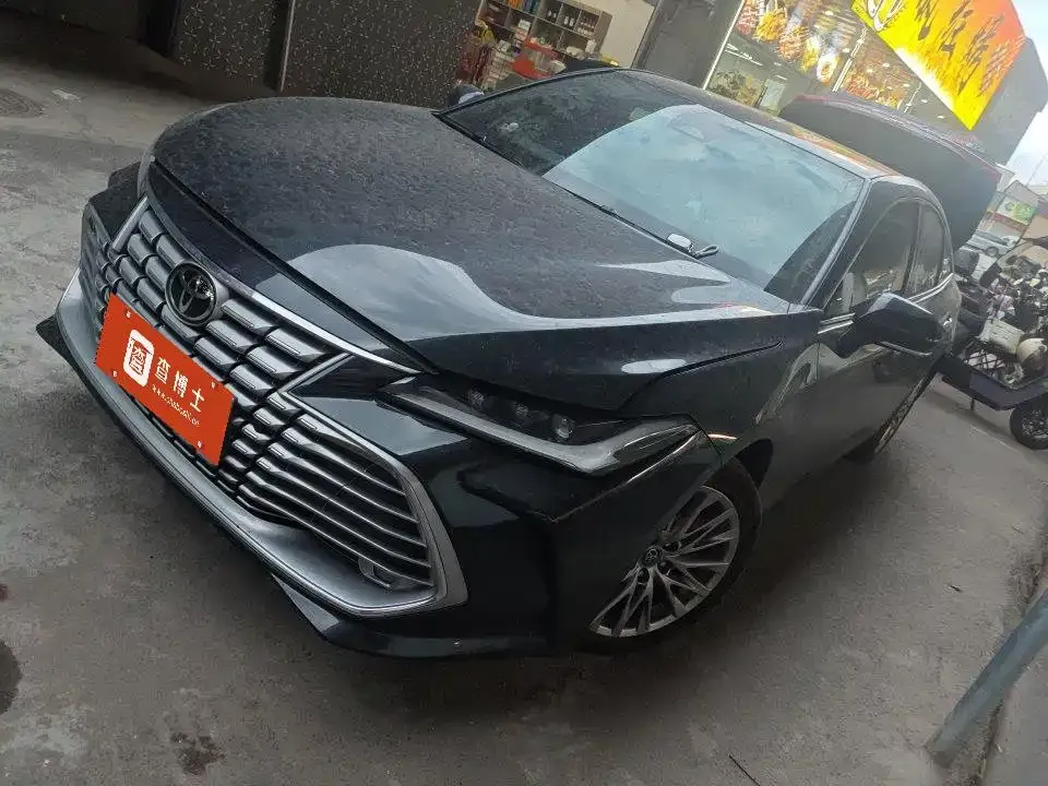 Toyota Avalon — фото 1