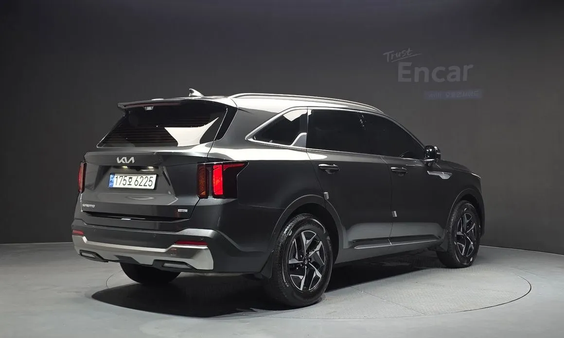 Kia Sorento — фото 5