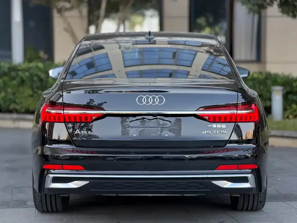 Audi A6L — фото 5