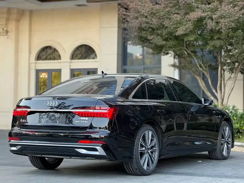 Audi A6L — фото 6
