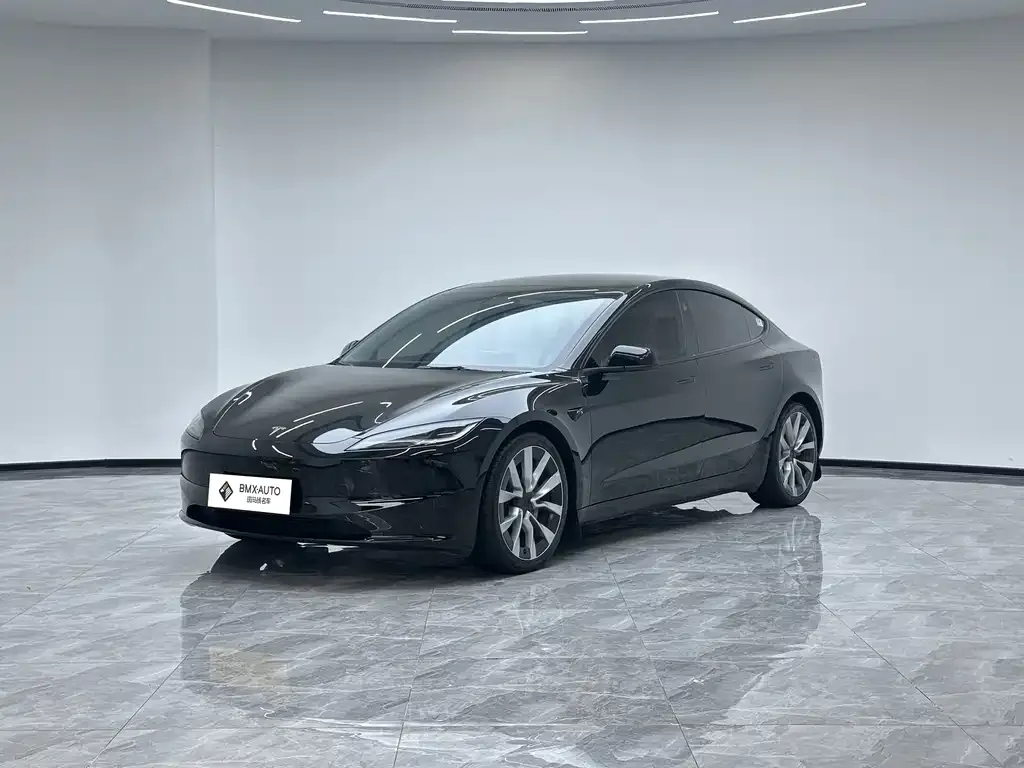 Tesla Model 3 — фото 1