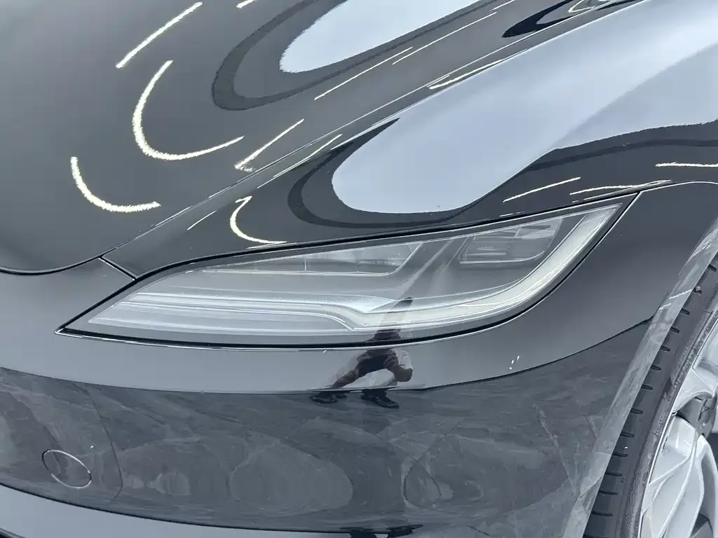 Tesla Model 3 — фото 4