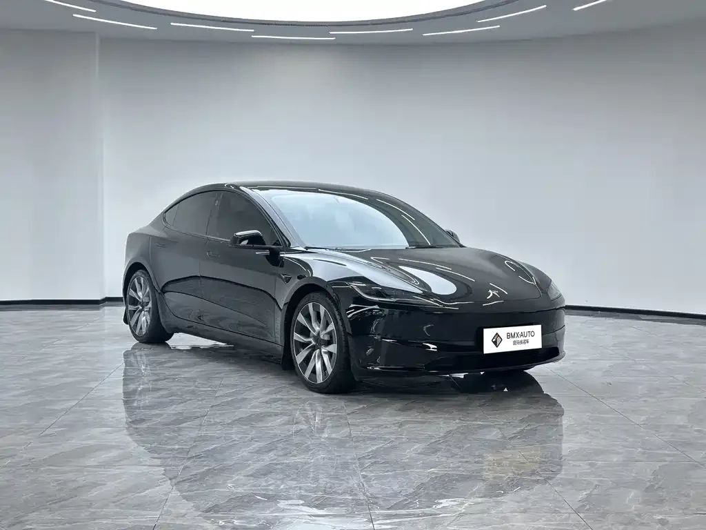 Tesla Model 3 — фото 10