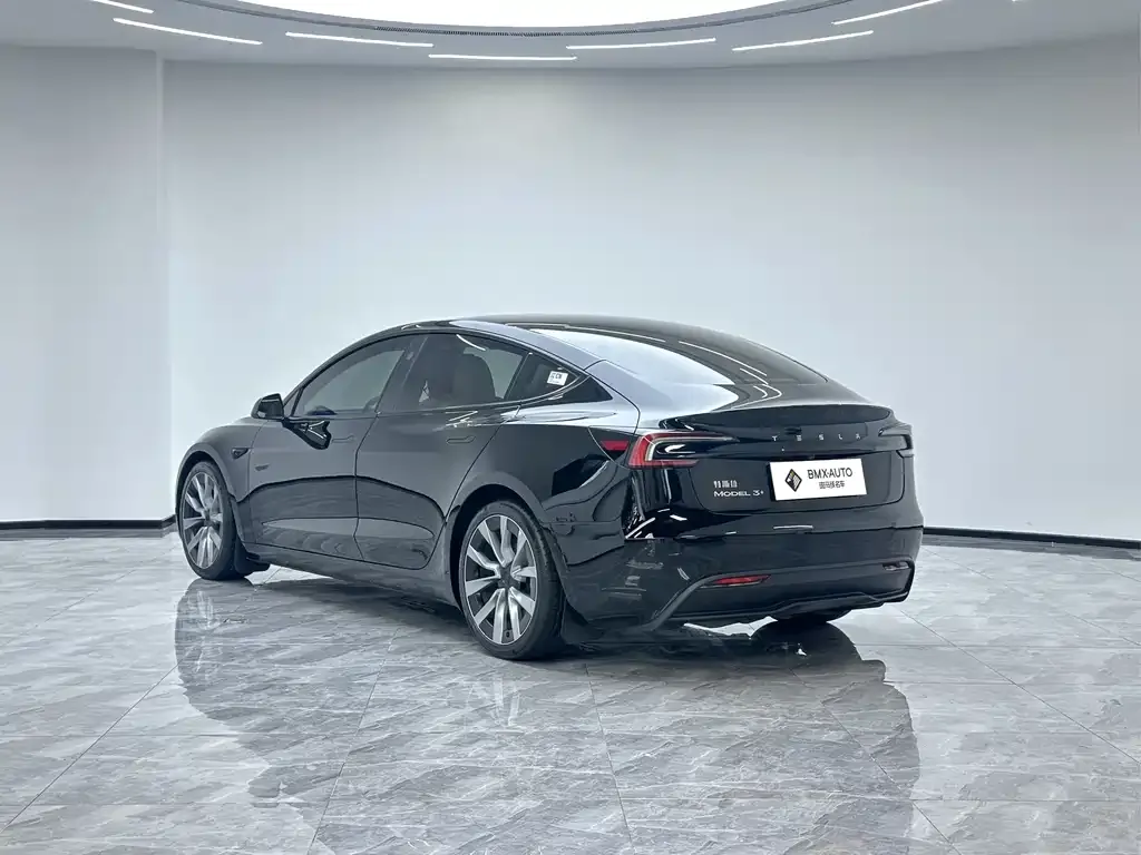 Tesla Model 3 — фото 5