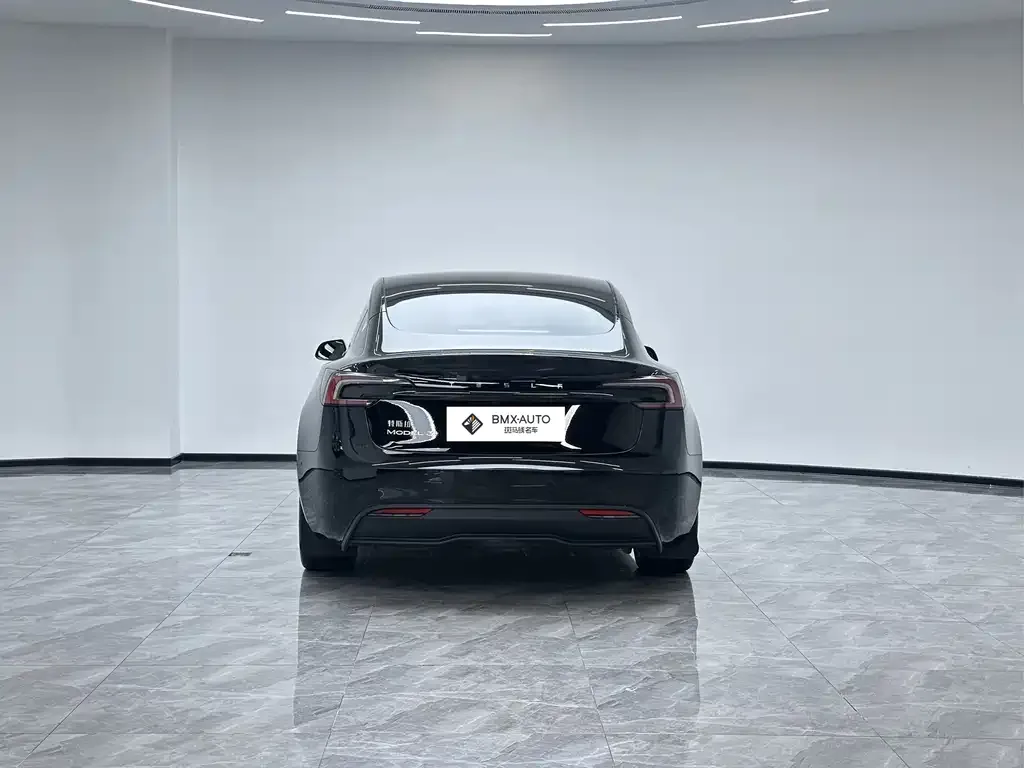 Tesla Model 3 — фото 3