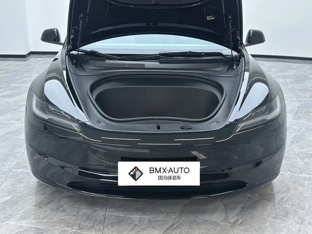 Tesla Model 3 — фото 9