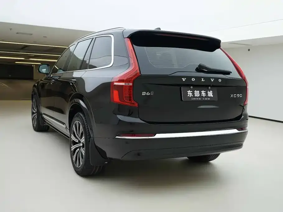Volvo XC90 — фото 7