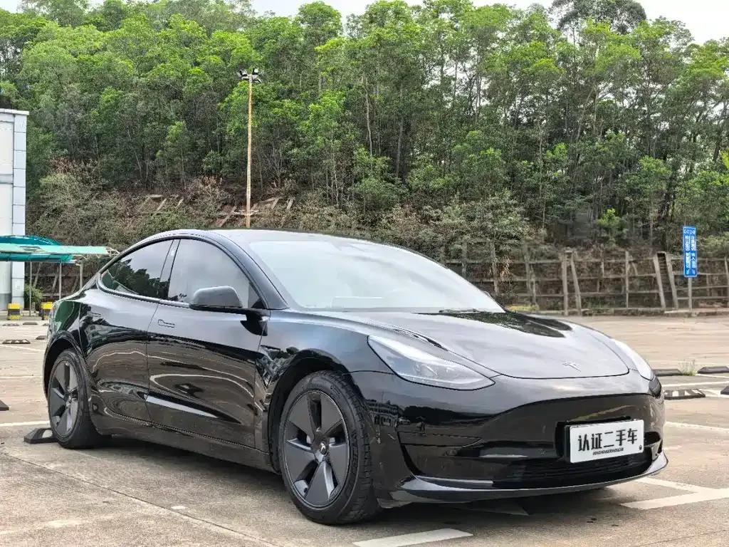 Tesla Model 3 — фото 7
