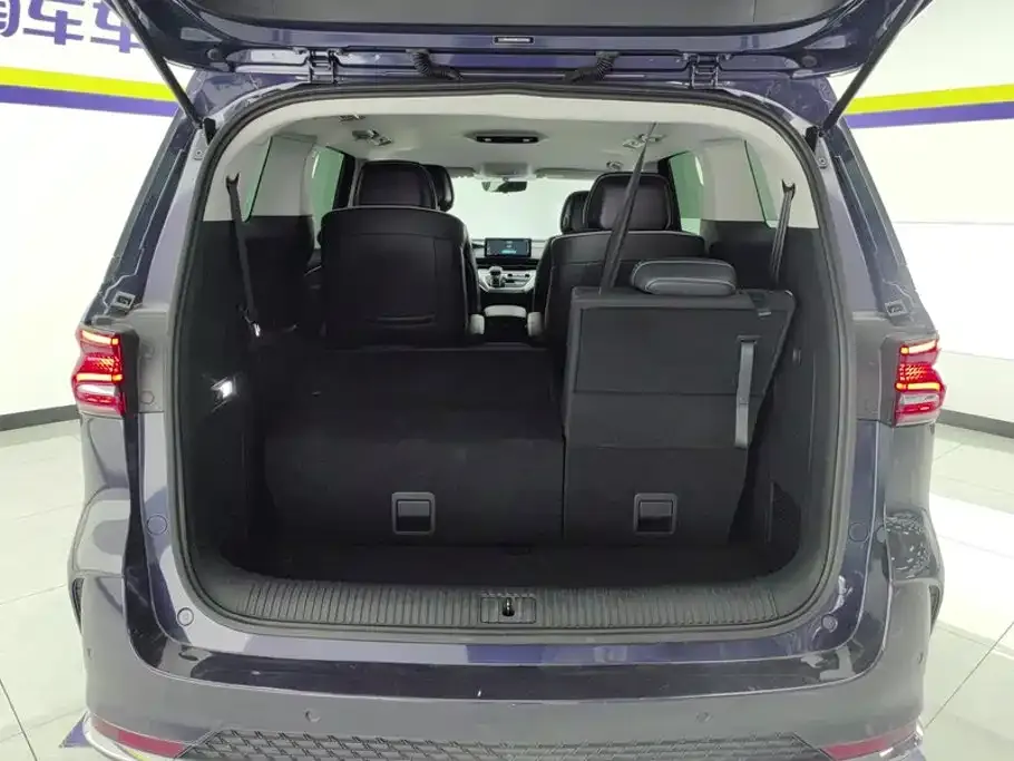 Roewe iMAX8 — фото 4