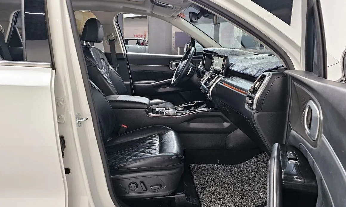 Kia Sorento — фото 9