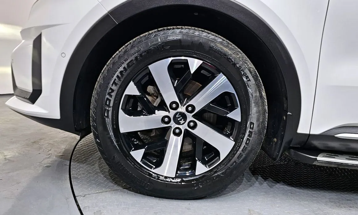 Kia Sorento — фото 10