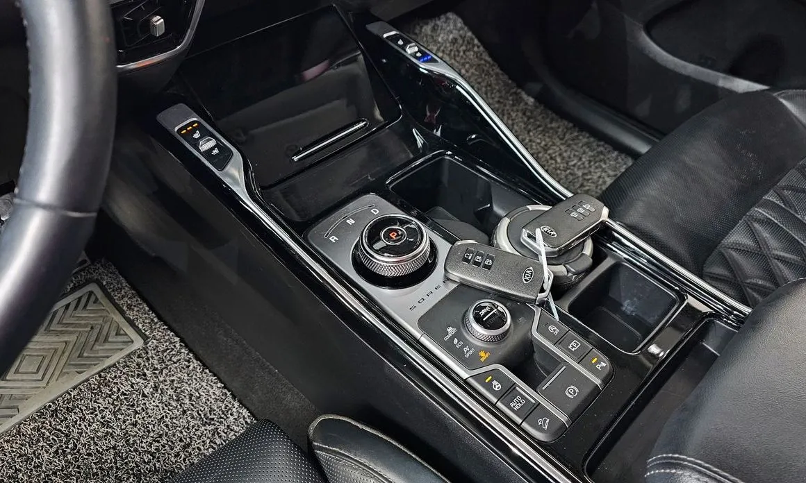 Kia Sorento — фото 7