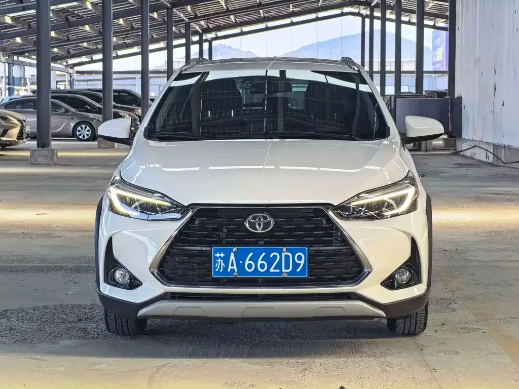 Toyota Yaris L — фото 8
