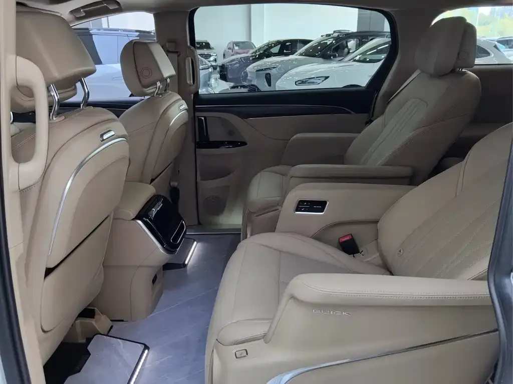 Buick GL8 Hybrid — фото 7