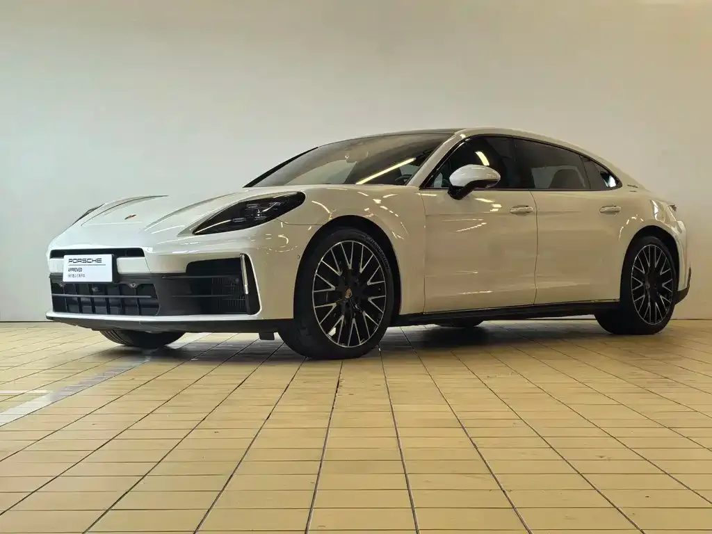 Porsche Panamera — фото 1