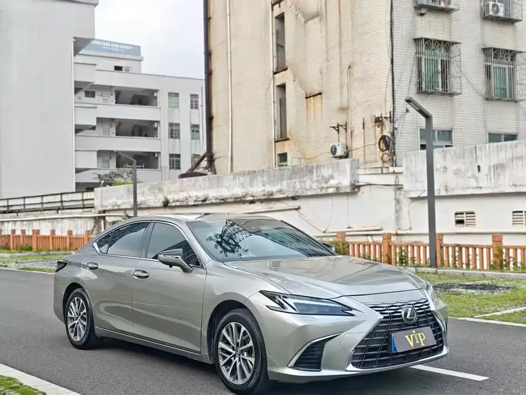 Lexus ES — фото 7