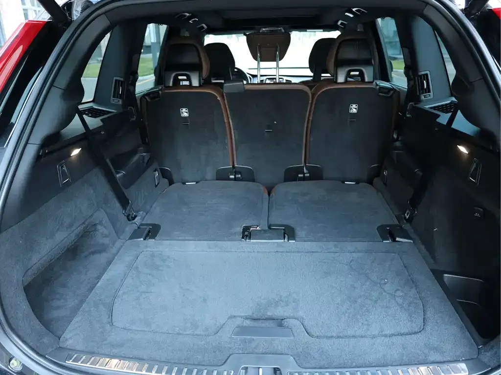 Volvo XC90 — фото 10