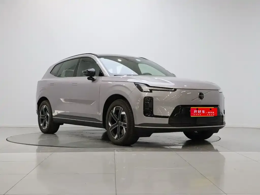 Volvo XC70 Plug-in Hybrid — фото 3