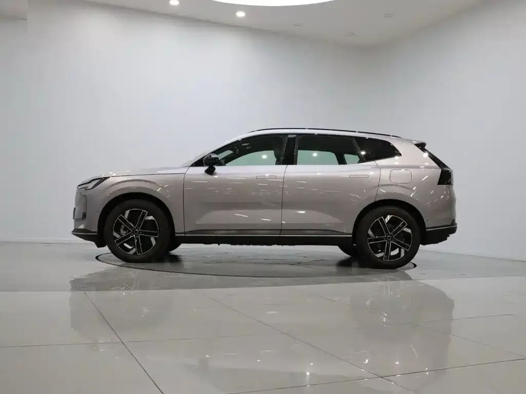 Volvo XC70 Plug-in Hybrid — фото 2