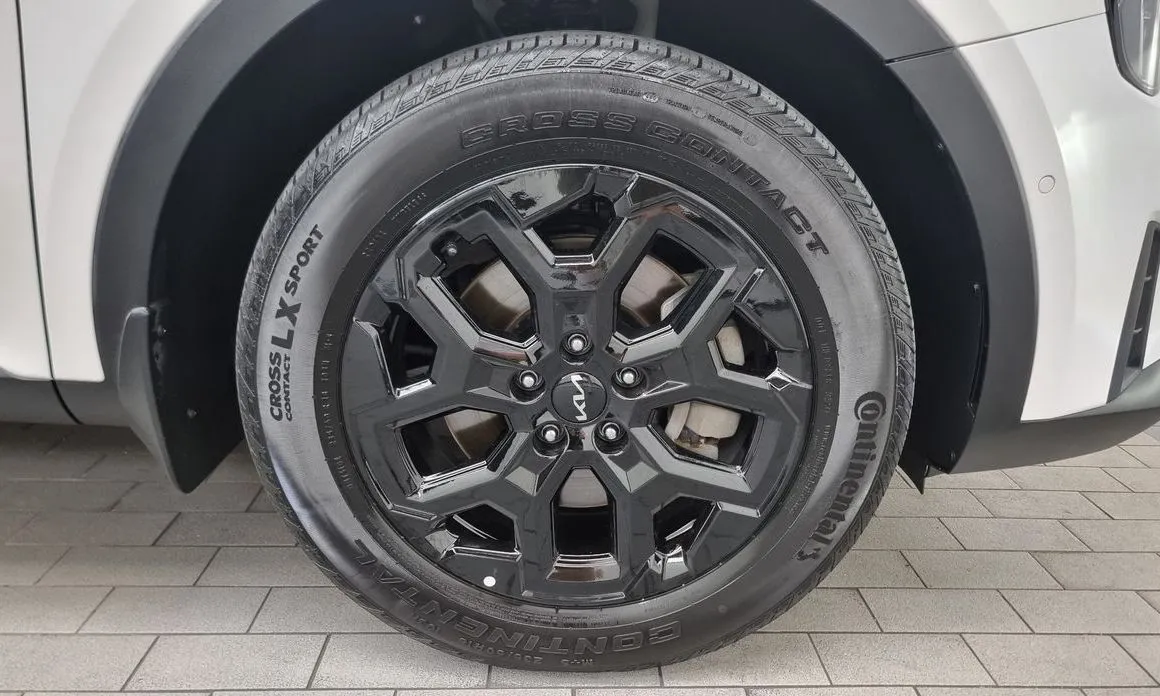 Kia Sorento — фото 8