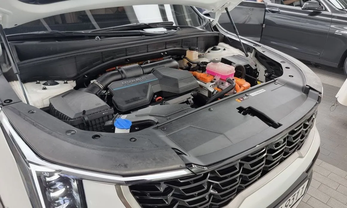 Kia Sorento — фото 6