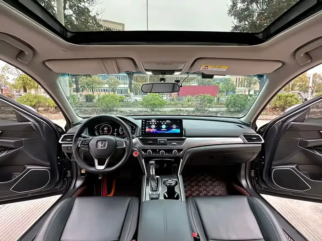 Honda Accord — фото 9