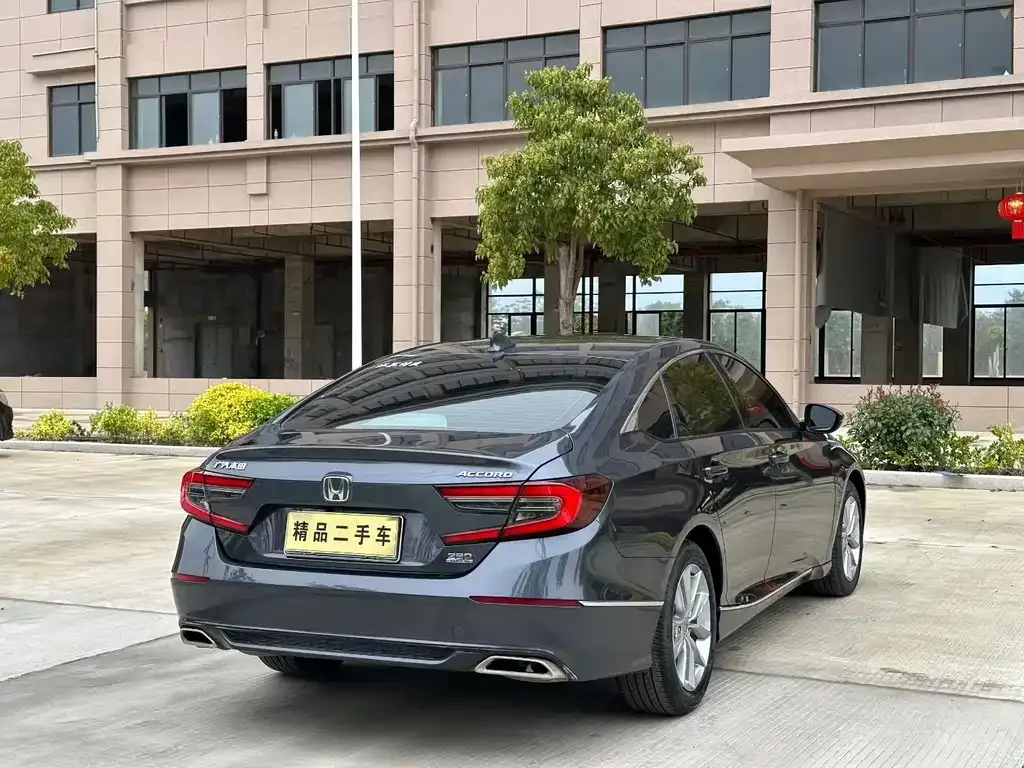 Honda Accord — фото 8