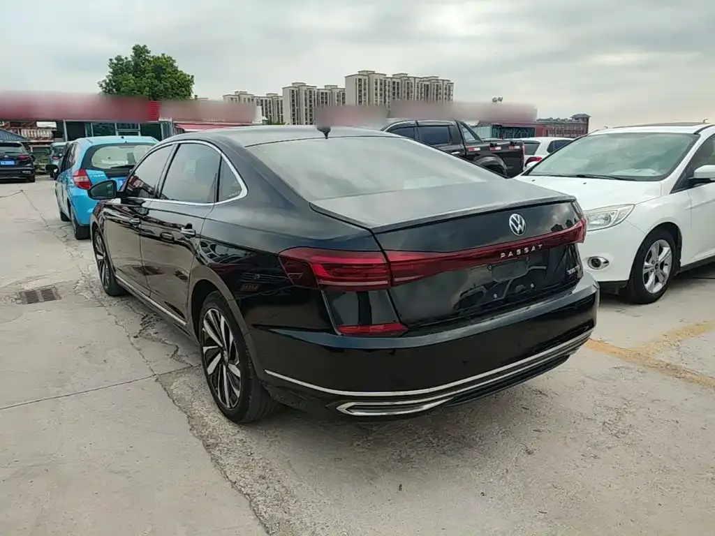 Volkswagen Passat — фото 10