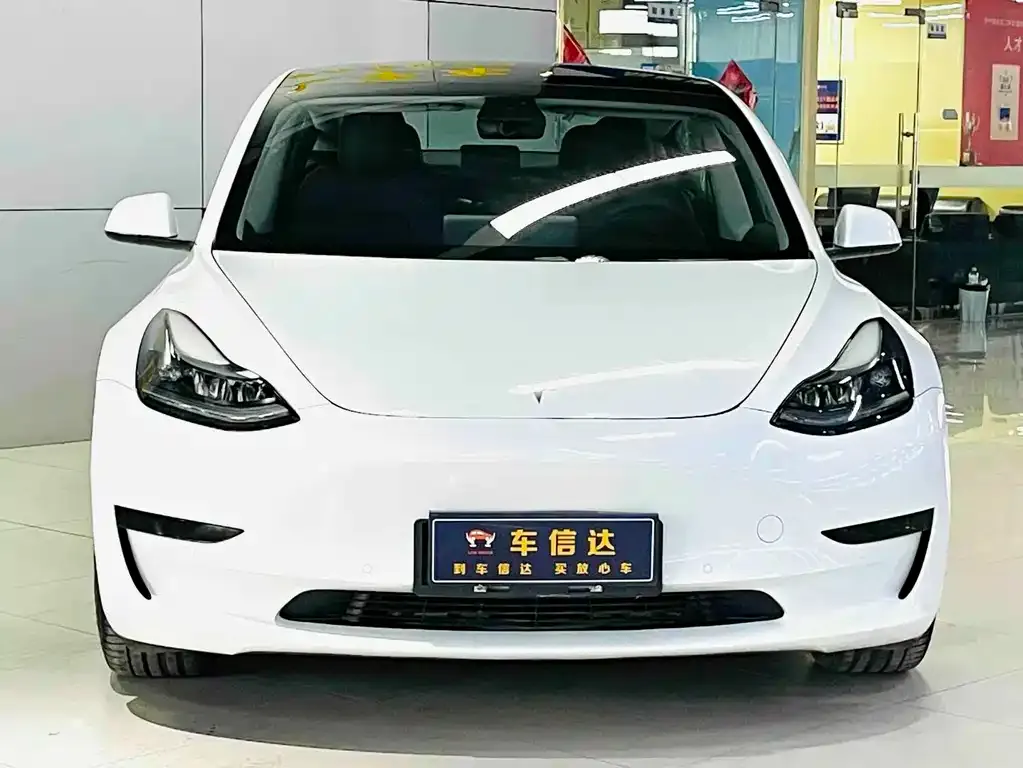 Tesla Model 3 — фото 3