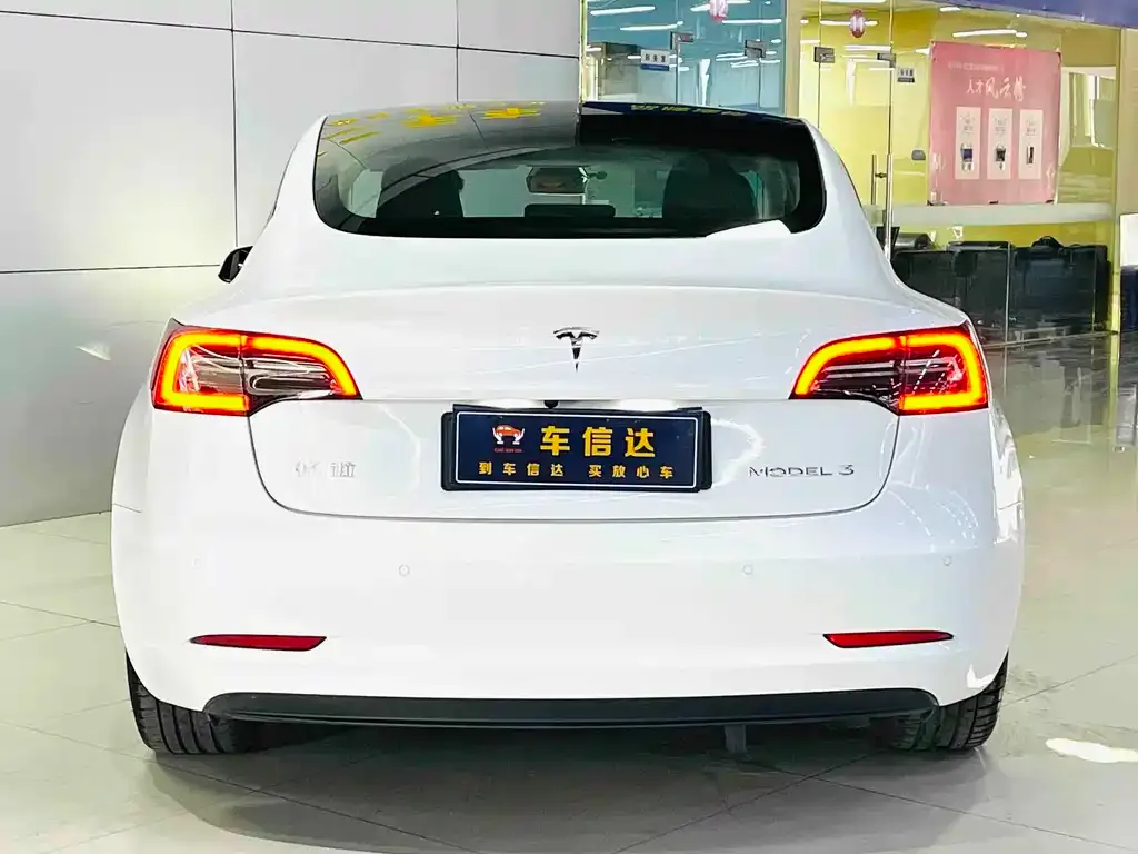Tesla Model 3 — фото 4