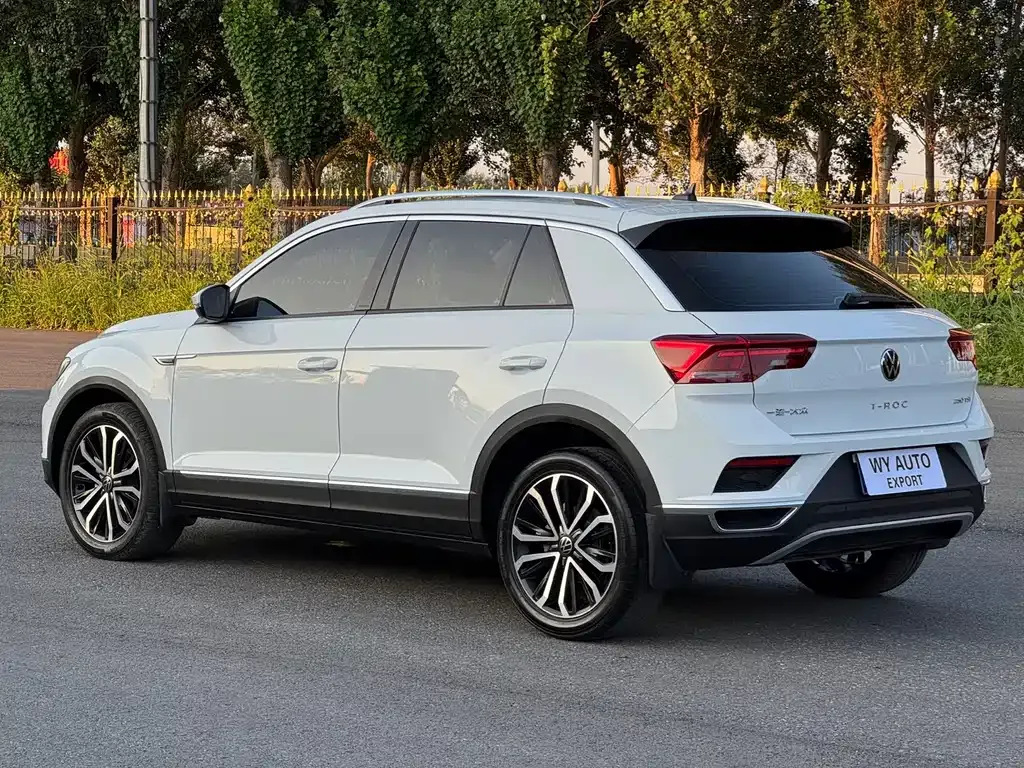 Volkswagen T-Roc — фото 9