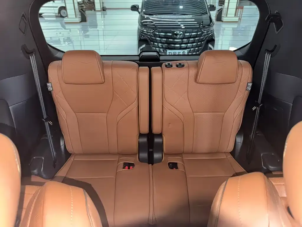 Toyota Vellfire — фото 3