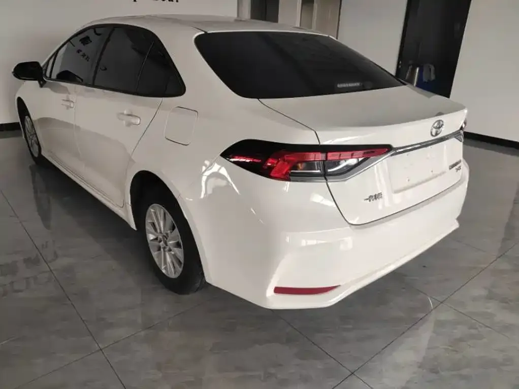 Toyota Corolla — фото 3