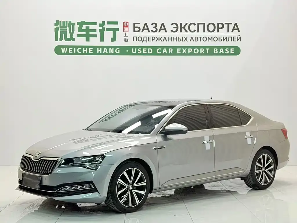 Skoda Superb — фото 1