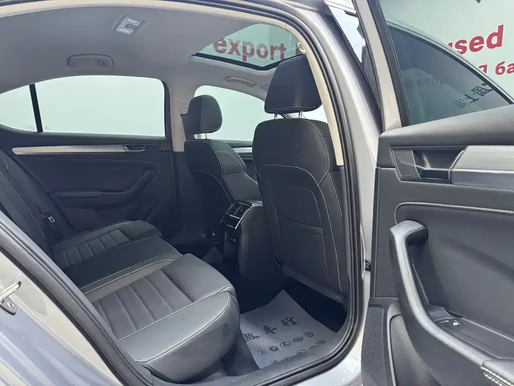 Skoda Superb — фото 7