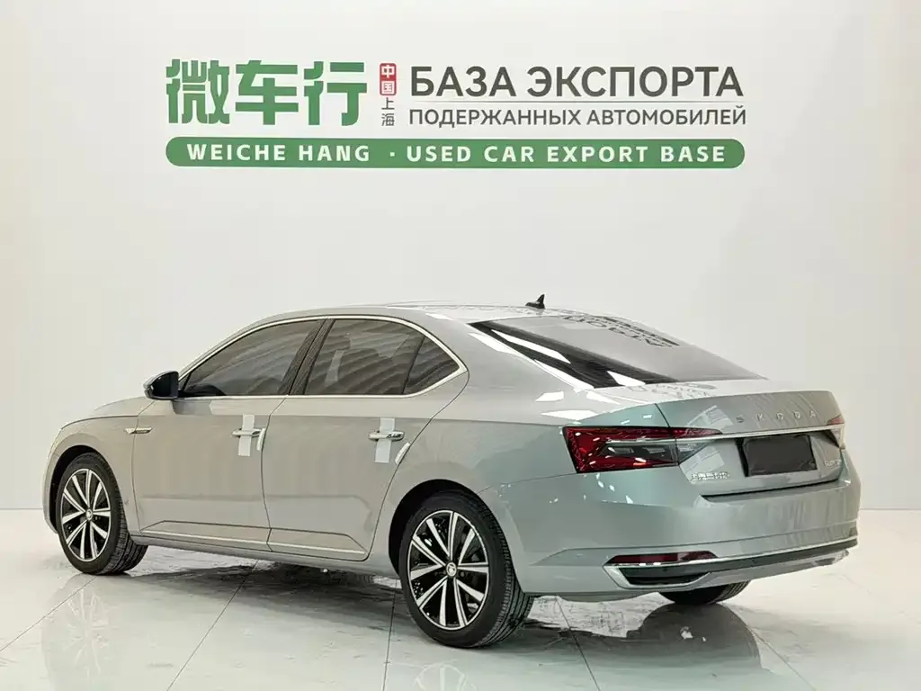 Skoda Superb — фото 9