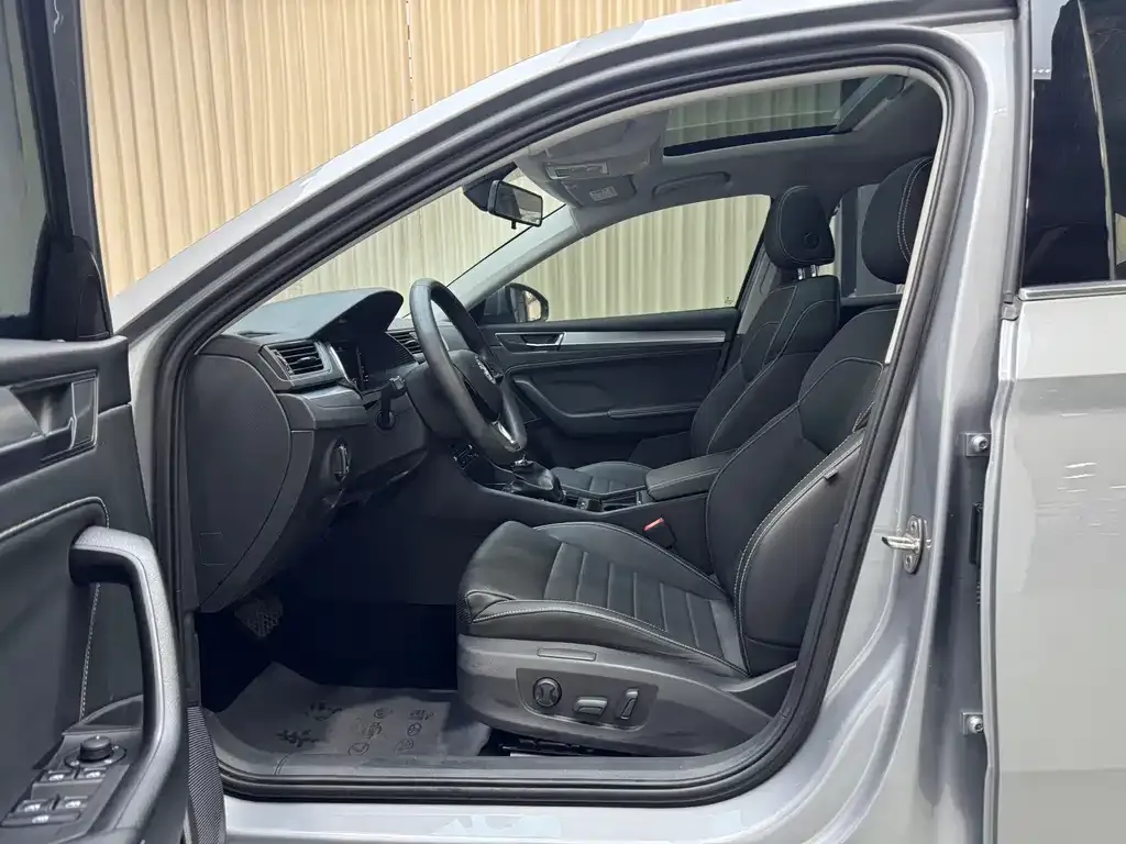 Skoda Superb — фото 2