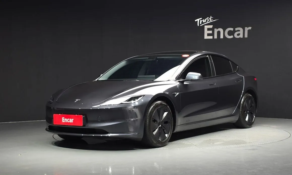 Tesla Model 3 — фото 1