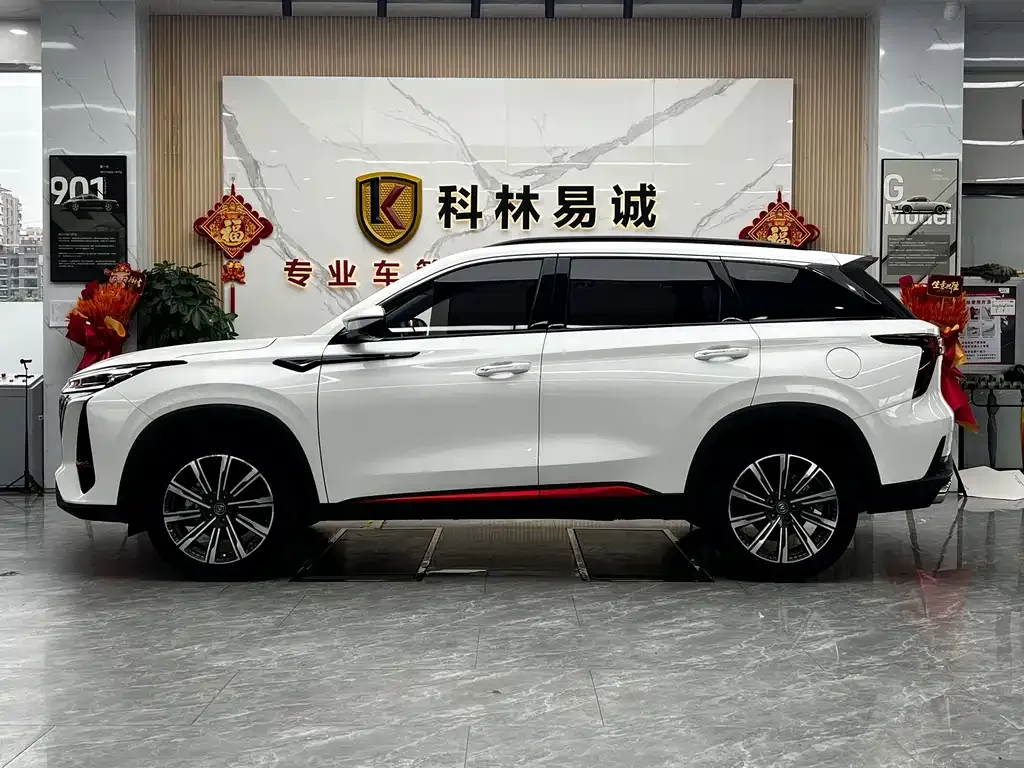 Changan CS75PLUS — фото 3